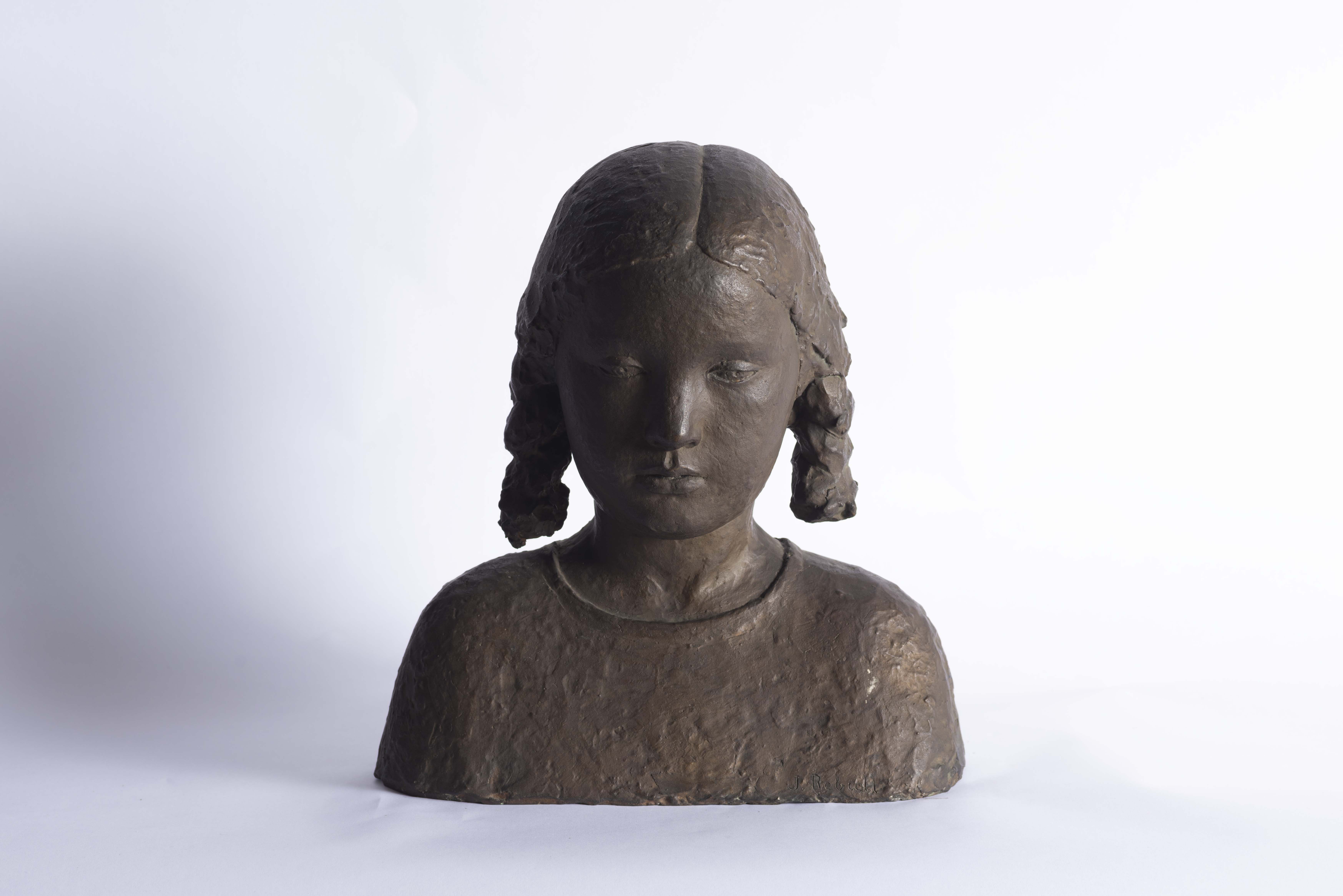 Joan Rebull, "Nena". Bronze, 33 x 30 x 14 cm. Col·lecció Vayreda Casadevall