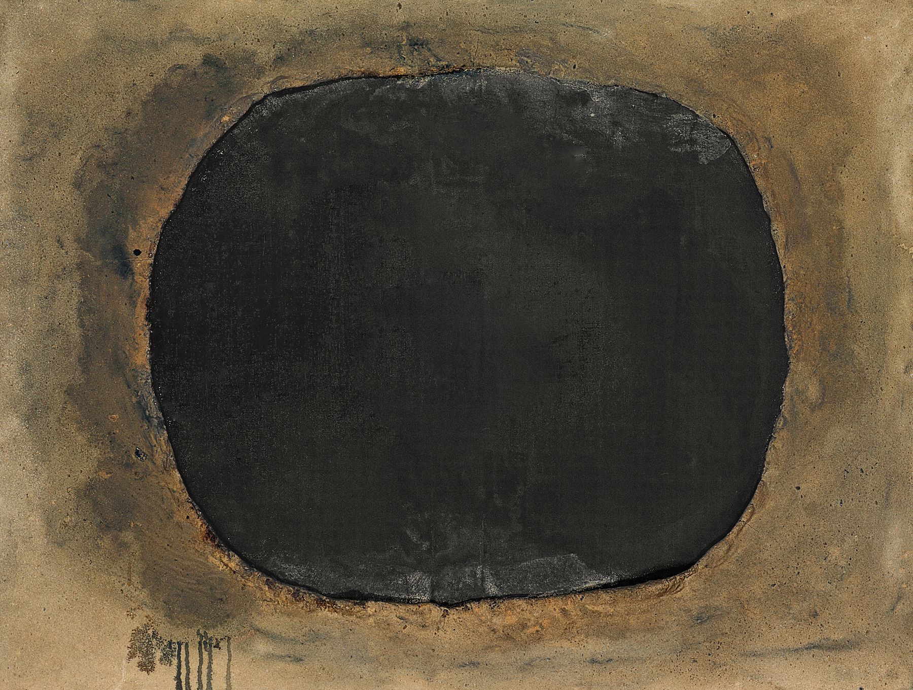 7.	Antoni Tàpies. Òval negre. N. XV (1957). Collection Les Abattoirs Musée-Frac Occitaine Toulouse © Adagp, Paris, 2024 © Comissió Tàpies / Vegap, 2024.