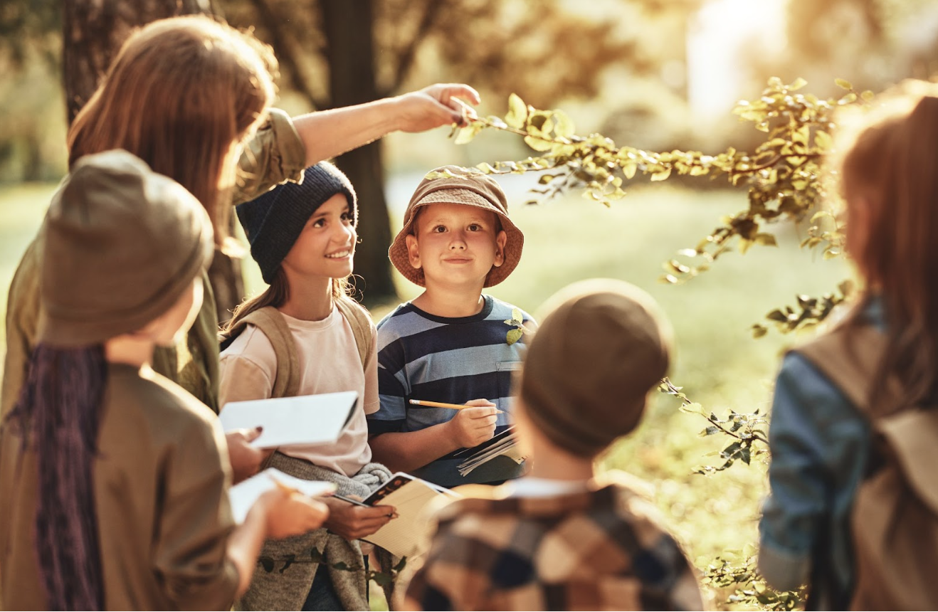 És fonamental vetllar perquè els infants en situació de vulnerabilitat puguin participar en les activitats extraescolars. Foto: Shutterstock